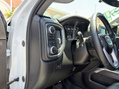 Used 2023 GMC Sierra 2500 SLT w/ SLT Preferred Package AWD/4WD image 35