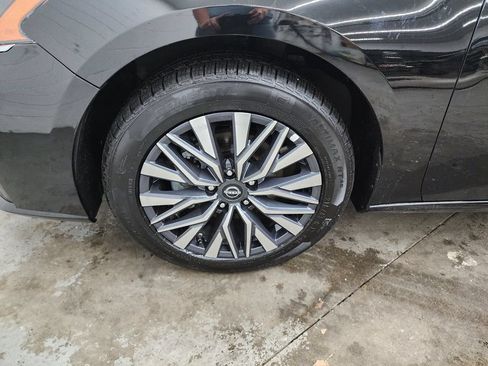 Used 2025 Nissan Altima 2.5 SV AWD/4WD image 36