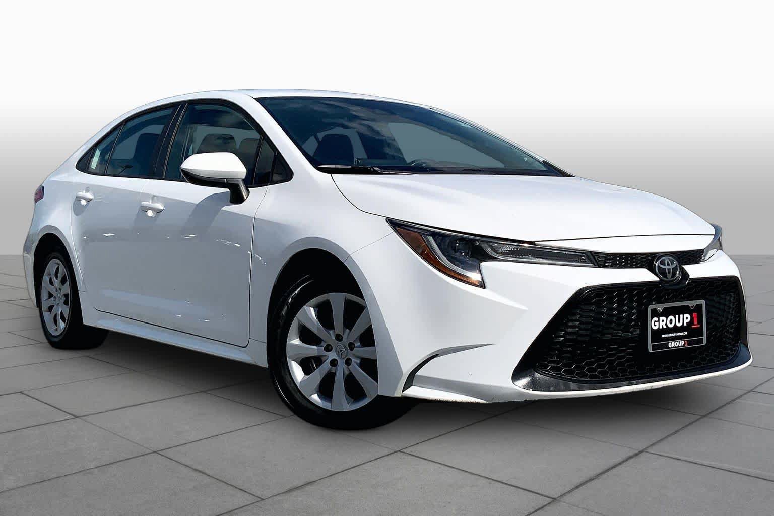 Used 2021 Toyota Corolla LE FWD image 3