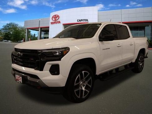 Used 2024 Chevrolet Colorado Z71 w/ Z71 Convenience Package 2 AWD/4WD image 6