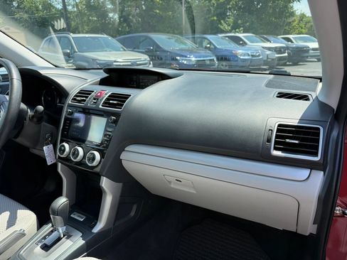 Used 2017 Subaru Forester 2.5i Premium AWD/4WD image 15
