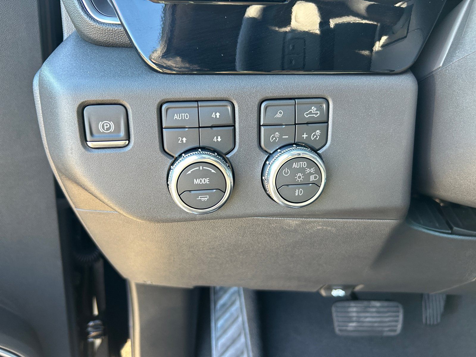 Used 2026 GMC Sierra 1500 SLT AWD/4WD image 27
