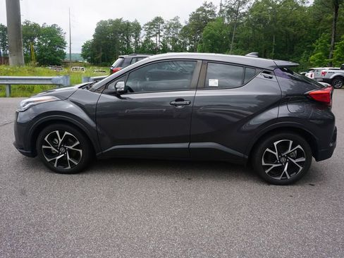Used 2021 Toyota C-HR XLE FWD image 15