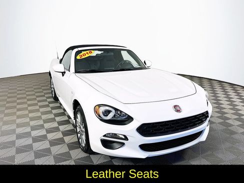 Used 2018 FIAT 124 Spider Classica RWD image 3