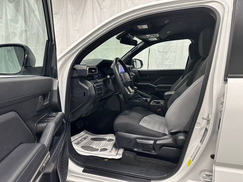 Used 2025 Toyota 4Runner TRD Off-Road image 10