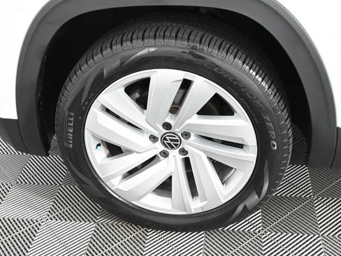 Certified 2023 Volkswagen Atlas Cross Sport SE w/ Panoramic Sunroof Package FWD image 29