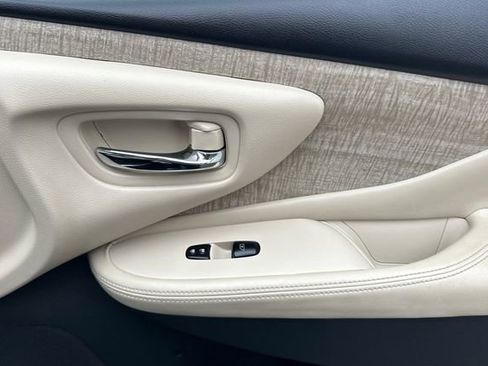 Used 2023 Nissan Murano SV image 20