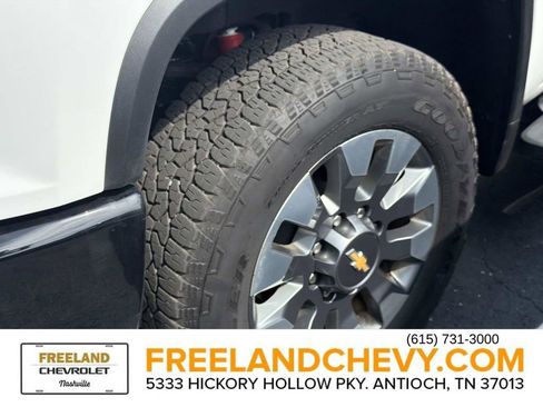 Used 2024 Chevrolet Silverado 2500 Custom w/ Custom Value Package AWD/4WD image 9