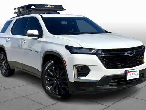 Certified 2023 Chevrolet Traverse RS image 2