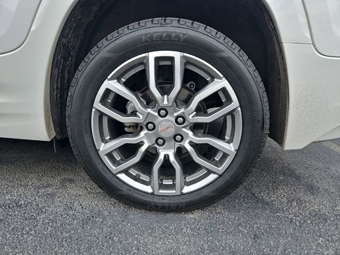 Used 2022 GMC Terrain Denali w/ Denali Premium Package AWD/4WD image 5