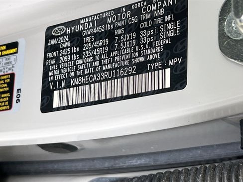 Used 2024 Hyundai Kona Limited AWD/4WD image 29
