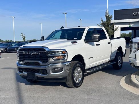 Used 2026 RAM 2500 Big Horn AWD/4WD image 4