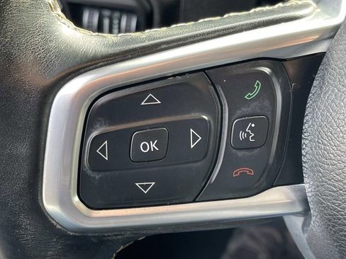 Used 2019 Jeep Wrangler Unlimited Sahara image 30