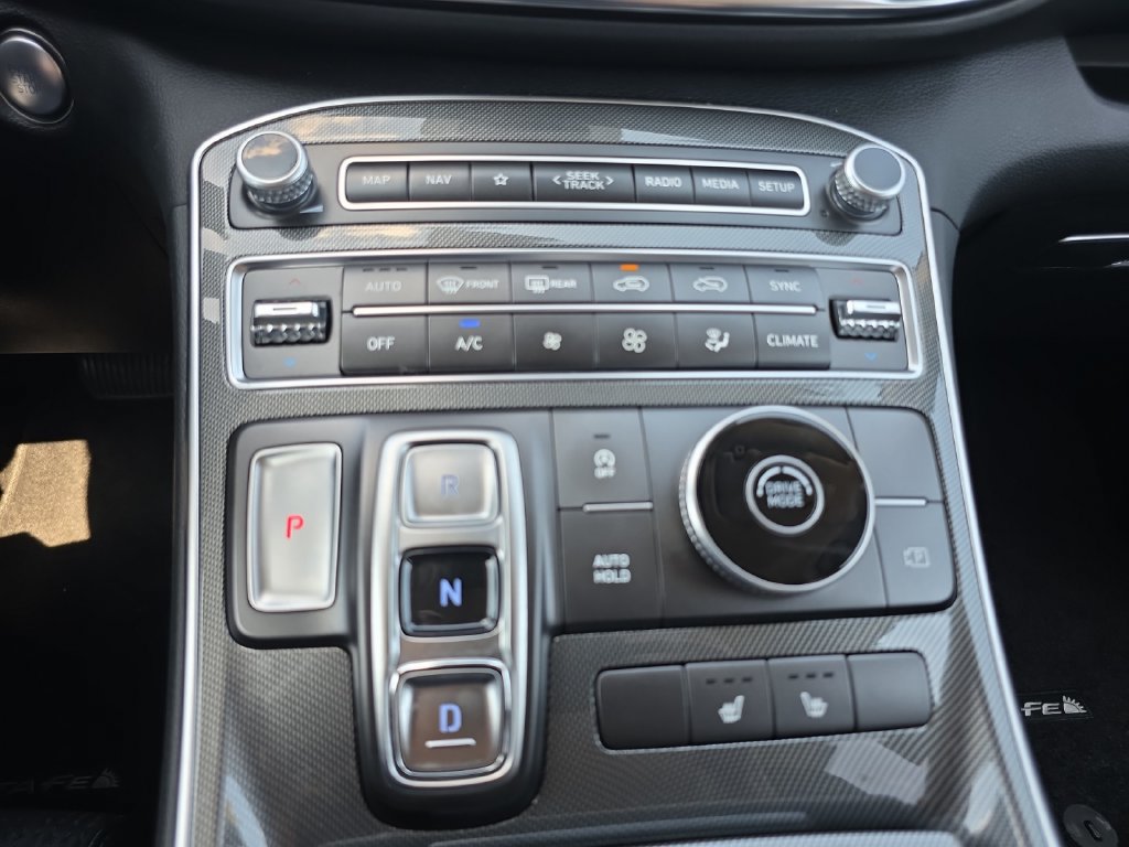 Used 2023 Hyundai Santa Fe SEL FWD image 17