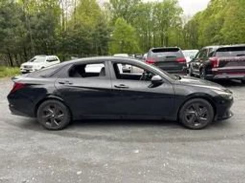 Used 2021 Hyundai Elantra SEL w/ Convenience Package FWD image 9