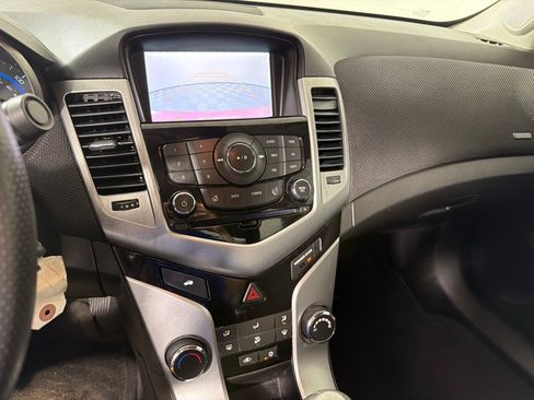 Used 2016 Chevrolet Cruze LT FWD image 15