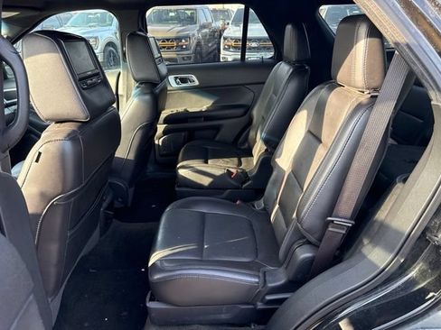 Used 2014 Ford Explorer XLT w/ Equipment Group 202A AWD/4WD image 24