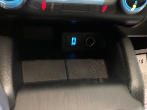 Used 2020 Ford Escape SE image 25