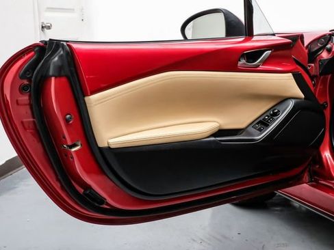 Used 2016 MAZDA MX-5 Miata Grand Touring image 28