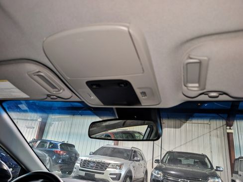 Used 2018 Toyota Camry LE image 36