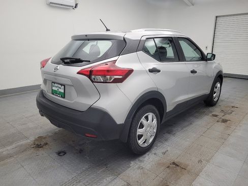 Used 2018 Nissan Kicks S image 9