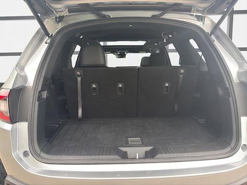 Used 2025 Honda Pilot TrailSport image 39