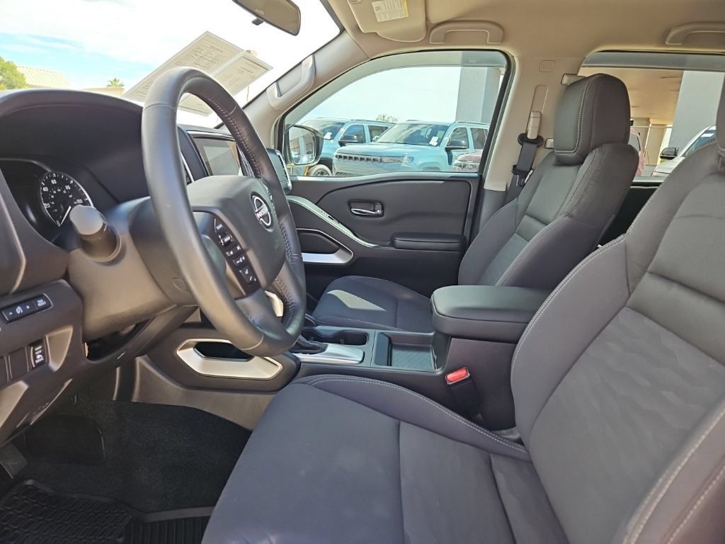 Used 2024 Nissan Frontier SV w/ SV Convenience Package RWD image 14