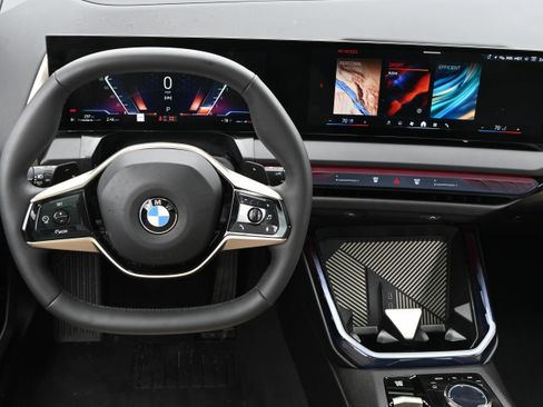 Certified 2025 BMW X3 xDrive30i w/ Premium Package image 13