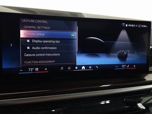 Used 2025 BMW X6 xDrive40i w/ Climate Comfort Package image 30