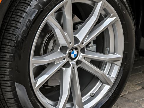 Used 2025 BMW X3 xDrive30 w/ Convenience Package AWD/4WD image 9