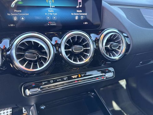 Used 2022 Mercedes-Benz GLA 250 image 25