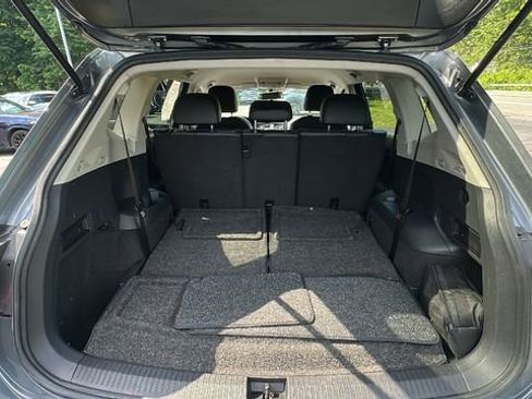 Used 2018 Volkswagen Tiguan SE w/ 3rd Row Seat Package AWD/4WD image 34