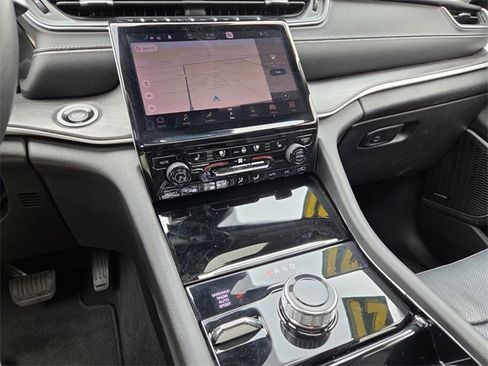 Used 2021 Jeep Grand Cherokee L Limited w/ Luxury Tech Group II image 27