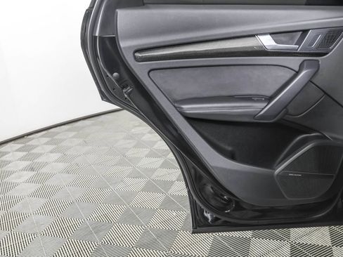 Used 2022 Audi SQ5 Premium Plus w/ Premium Plus Package image 40