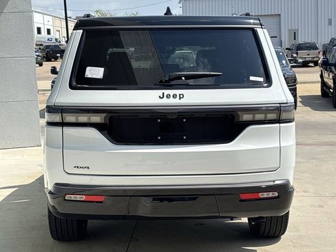 New 2026 Jeep Grand Wagoneer Summit AWD/4WD image 4