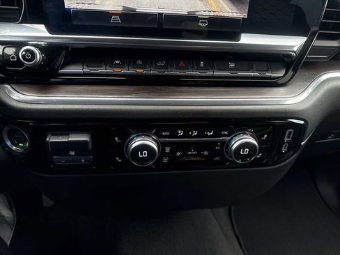 Used 2025 GMC Sierra 1500 SLT image 33