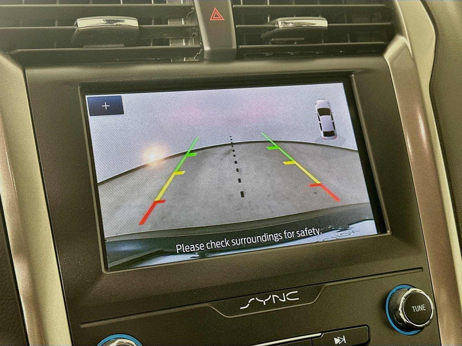 Used 2019 Ford Fusion SE FWD image 25