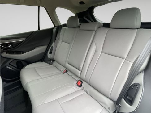 Used 2021 Subaru Outback Limited image 18