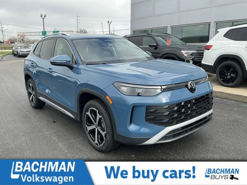 New 2026 Volkswagen Tiguan SE image 1