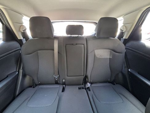 Used 2025 Kia Sportage LX image 38