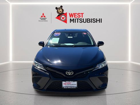 Used 2019 Toyota Camry SE FWD image 8