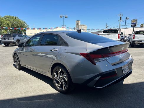 Used 2025 Hyundai Elantra Sport w/ Cargo Package FWD image 5