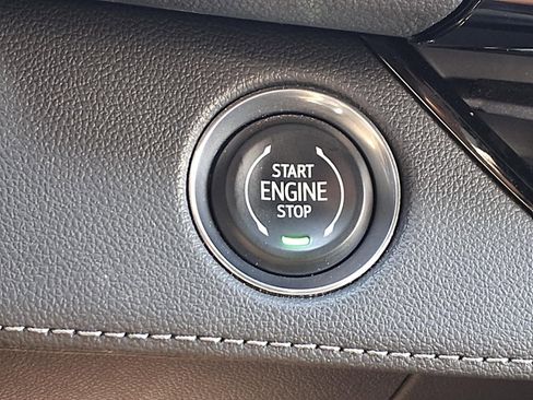 Used 2025 Buick Enclave Preferred image 10