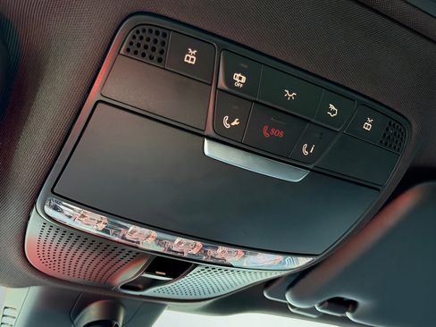 Used 2018 Mercedes-Benz E 300 4MATIC image 44