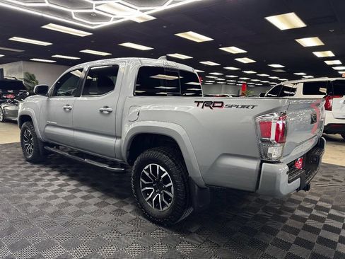 Used 2020 Toyota Tacoma TRD Sport w/ Technology Package RWD image 9