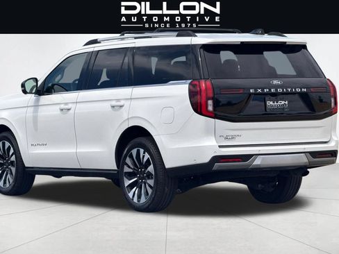 Used 2025 Ford Expedition Platinum w/ Driver's Package AWD/4WD image 6