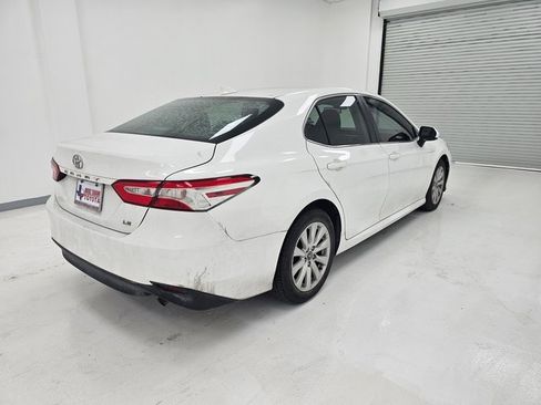 Used 2020 Toyota Camry LE image 21