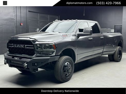 Used 2024 RAM 3500 Tradesman w/ Chrome Appearance Group AWD/4WD image 1