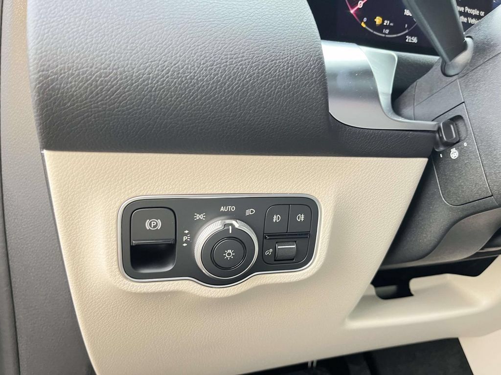 Certified 2026 Mercedes-Benz GLB 250 4MATIC image 12