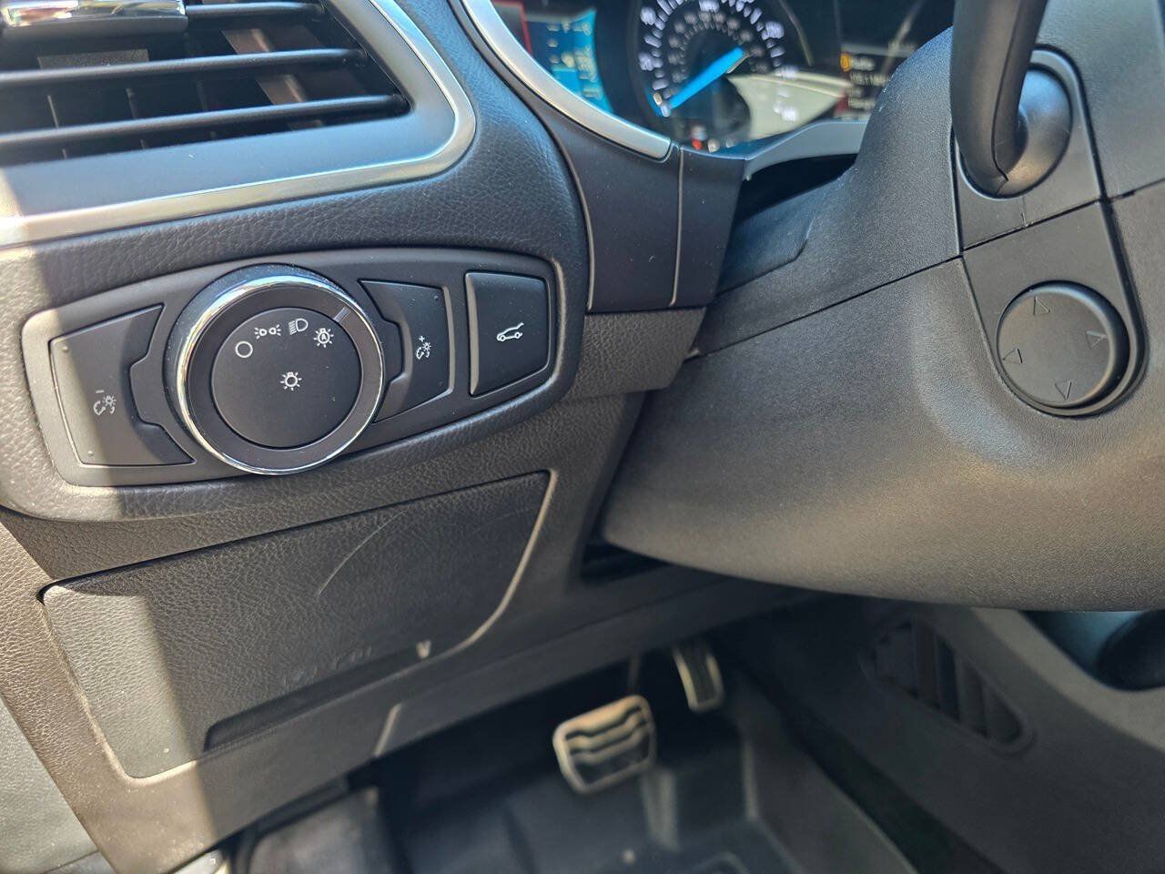 Used 2018 Ford Edge Sport w/ Equipment Group 401A AWD/4WD image 17